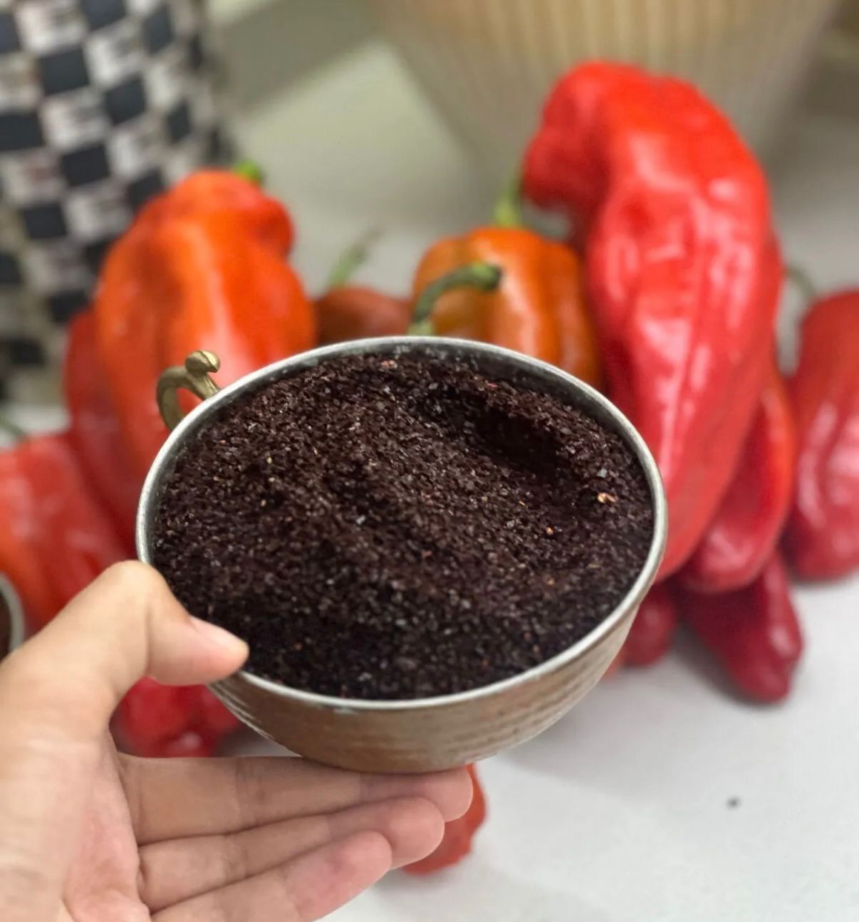 SİYAH ACI İSOT 1 KG